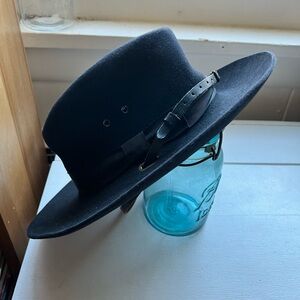 Stratton Black Wide Brim Cowboy Hat leather strap size 7 1/4 MADE USA